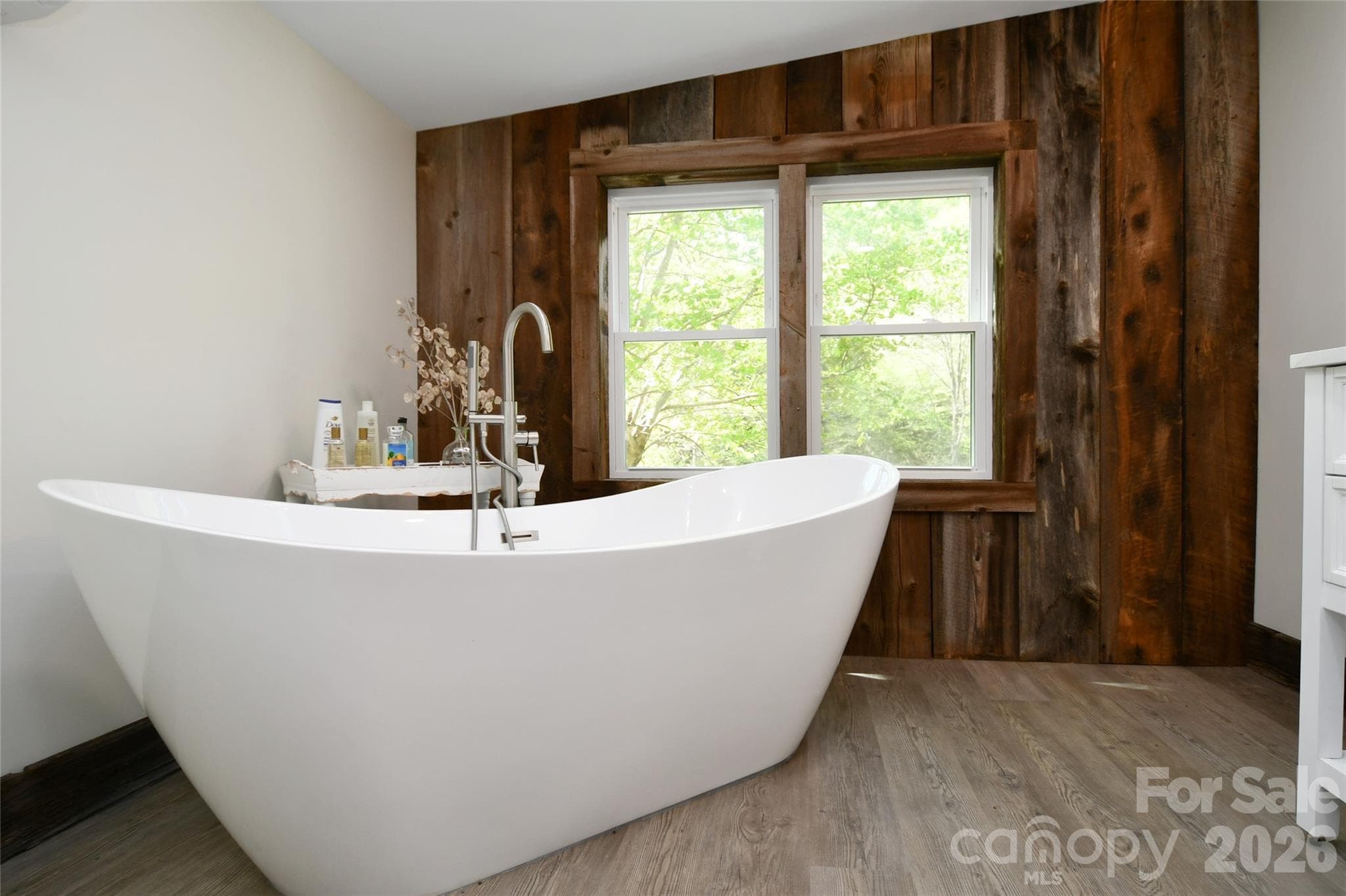 There is room for two in this tub! - Green Mountain