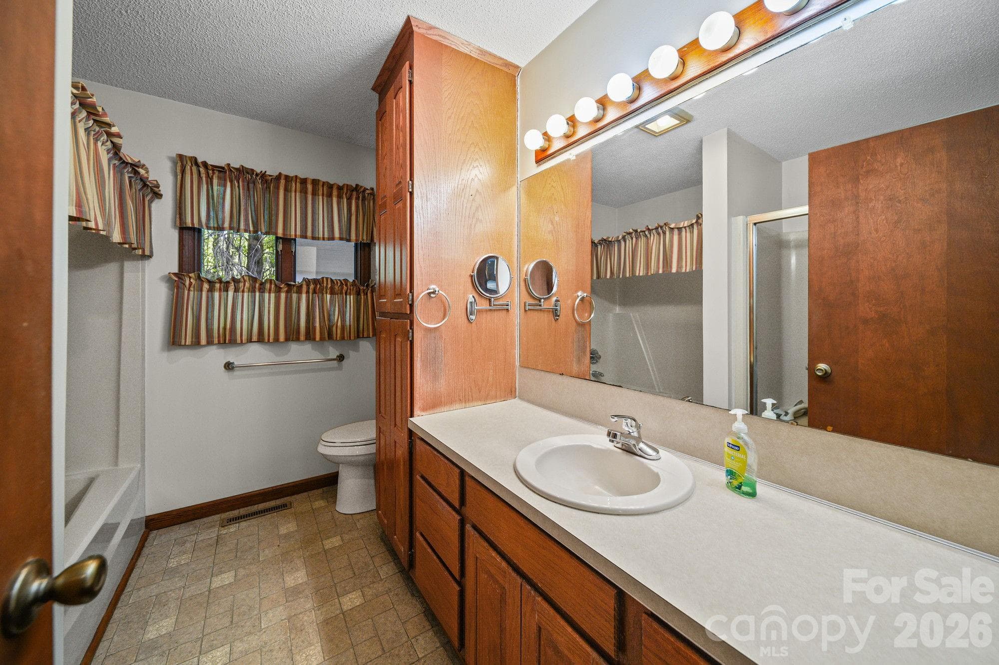 Single Family Residence at Statesville, photo 14 of 35