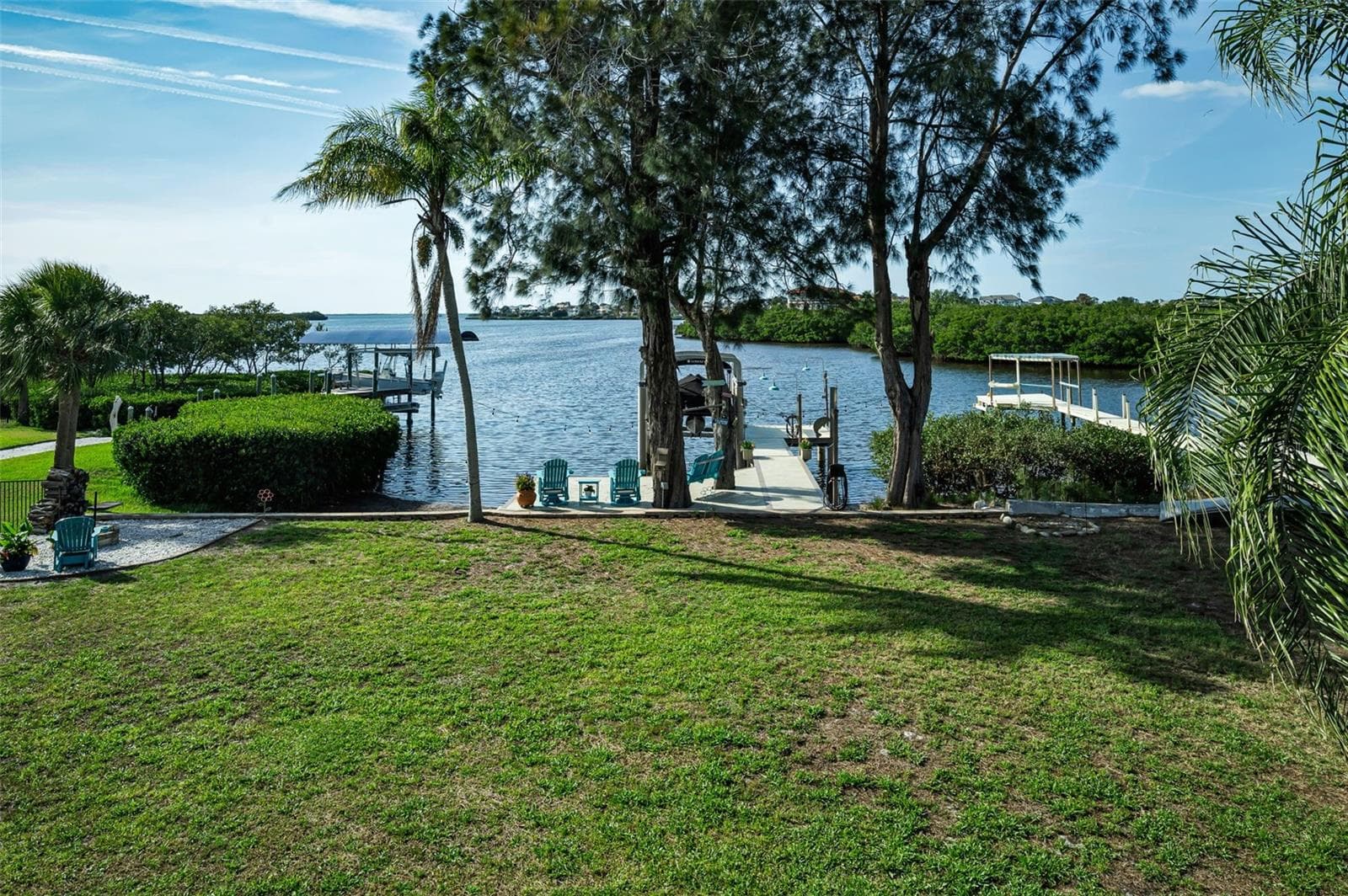 Single Family Residence at 1626 SEA BREEZE DR, TARPON SPRINGS, photo 7 of 100