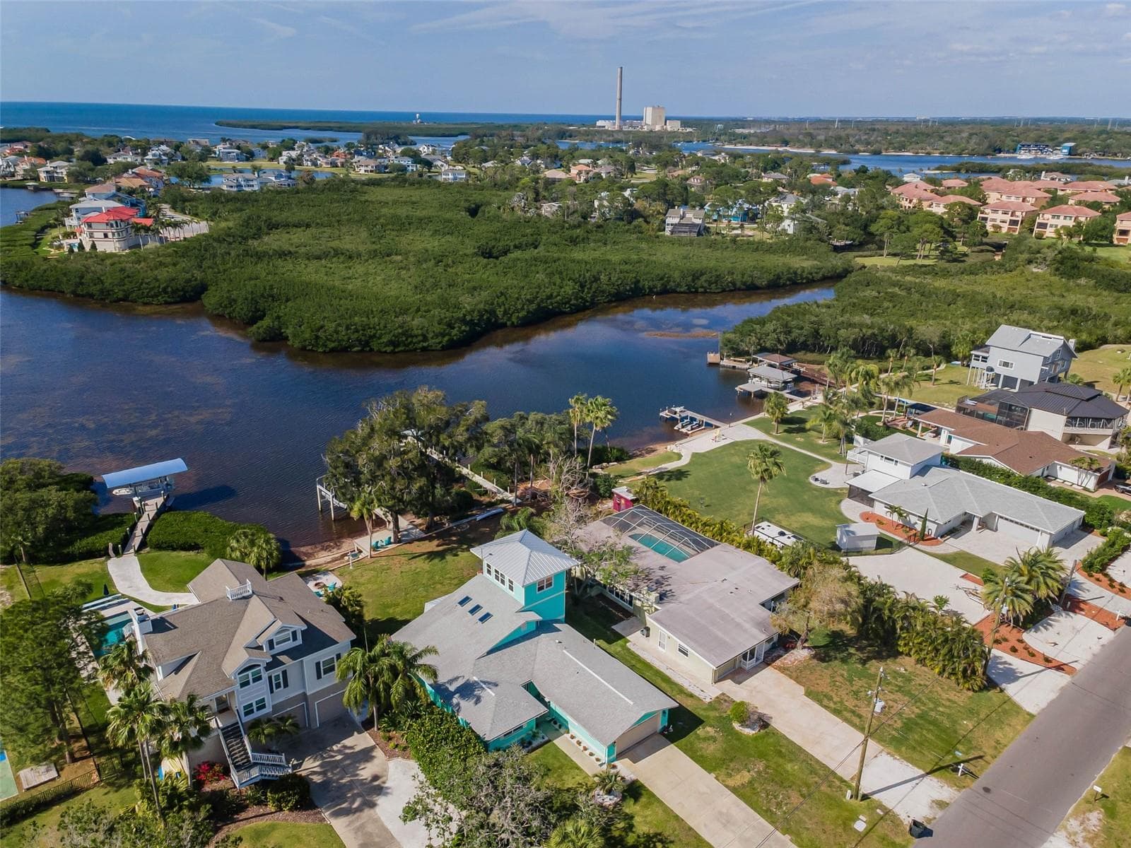 Single Family Residence at 1626 SEA BREEZE DR, TARPON SPRINGS, photo 9 of 100