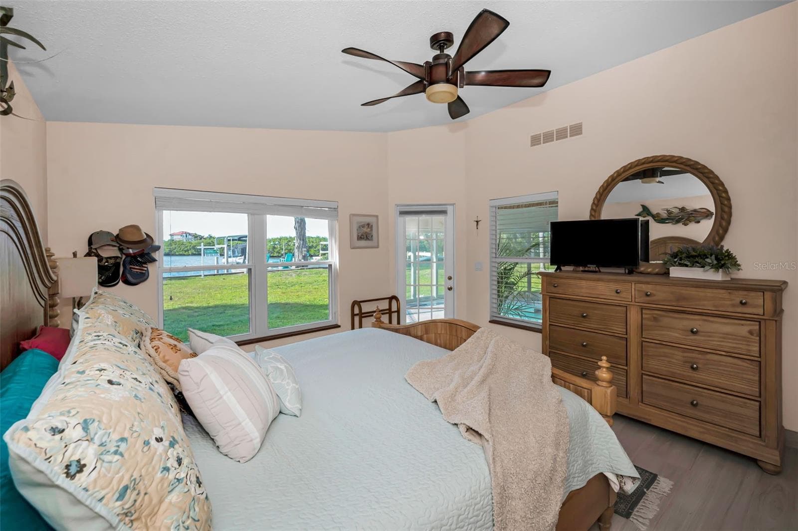 Single Family Residence at 1626 SEA BREEZE DR, TARPON SPRINGS, photo 39 of 100