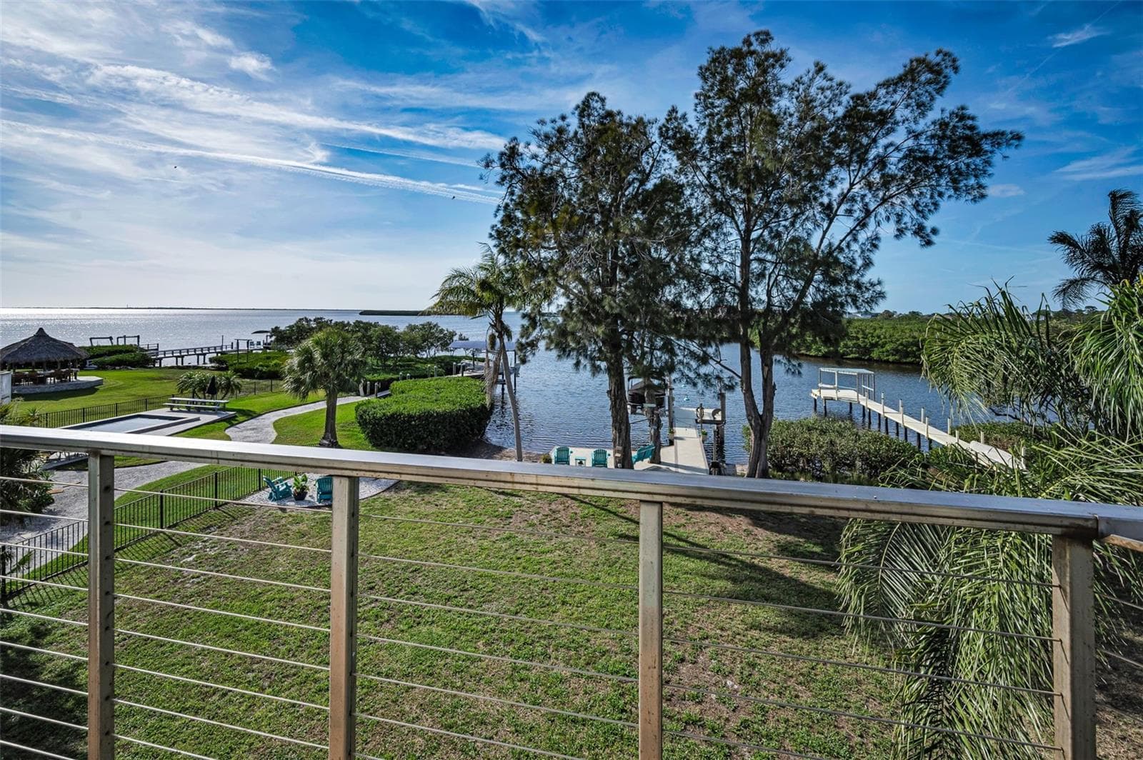 1626 SEA BREEZE DR