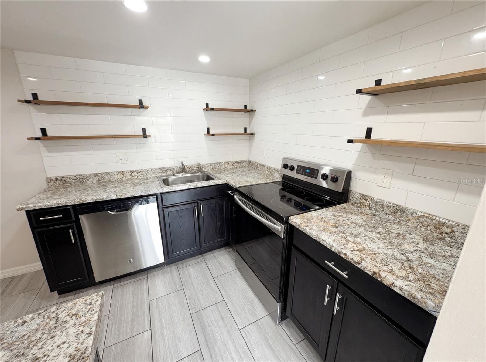 Condominium at 240 MOREE LOOP #3, WINTER SPRINGS, photo 7 of 24