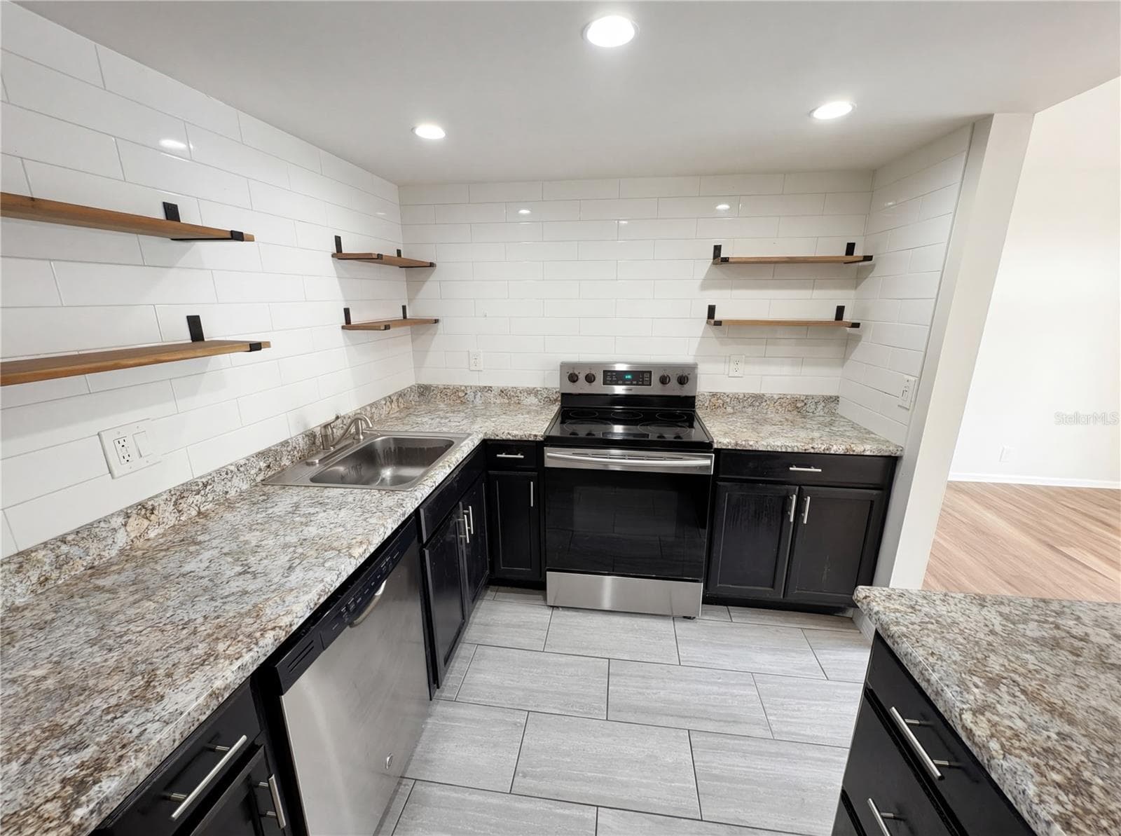 Condominium at 240 MOREE LOOP #3, WINTER SPRINGS, photo 8 of 24