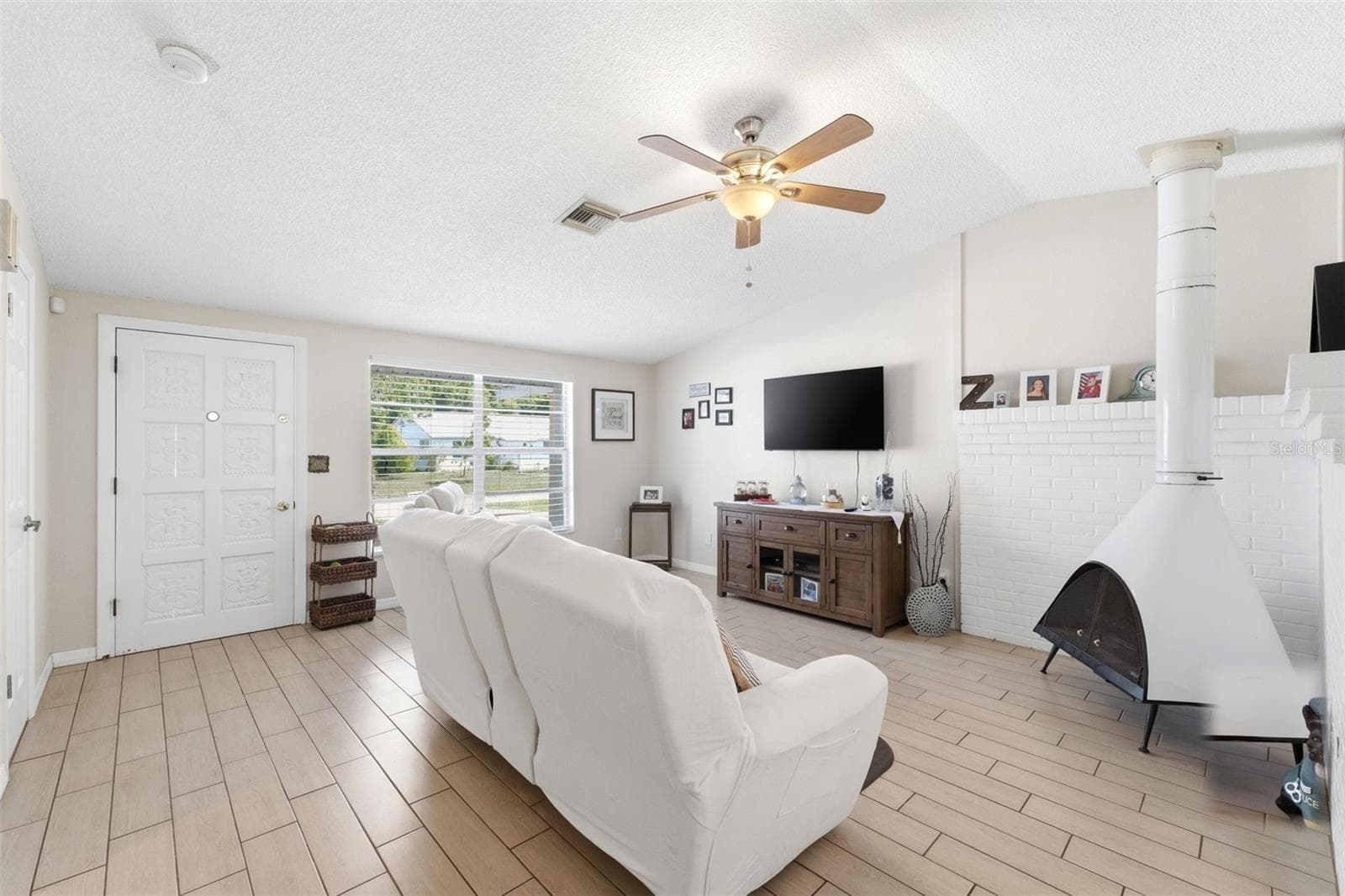 Single Family Residence at 8704 LONG BOAT LN, HUDSON, photo 8 of 33