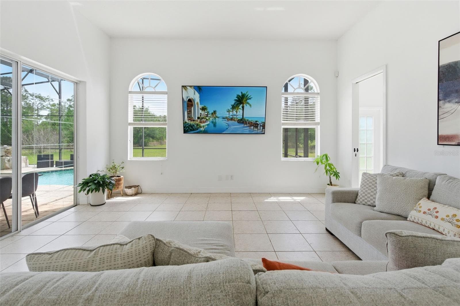 Single Family Residence at 4529 CAESAR AVE, ORLANDO, photo 8 of 56