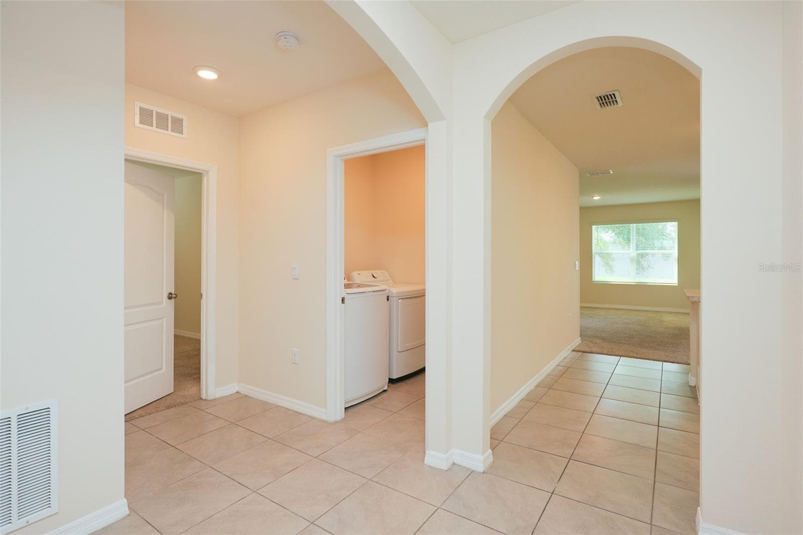Single Family Residence at 660 COTULLA DR, KISSIMMEE, photo 7 of 25