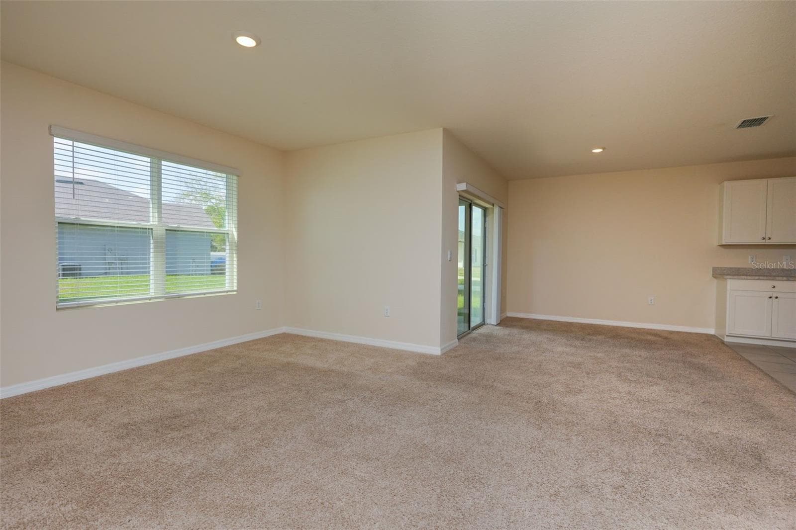 Single Family Residence at 660 COTULLA DR, KISSIMMEE, photo 9 of 25