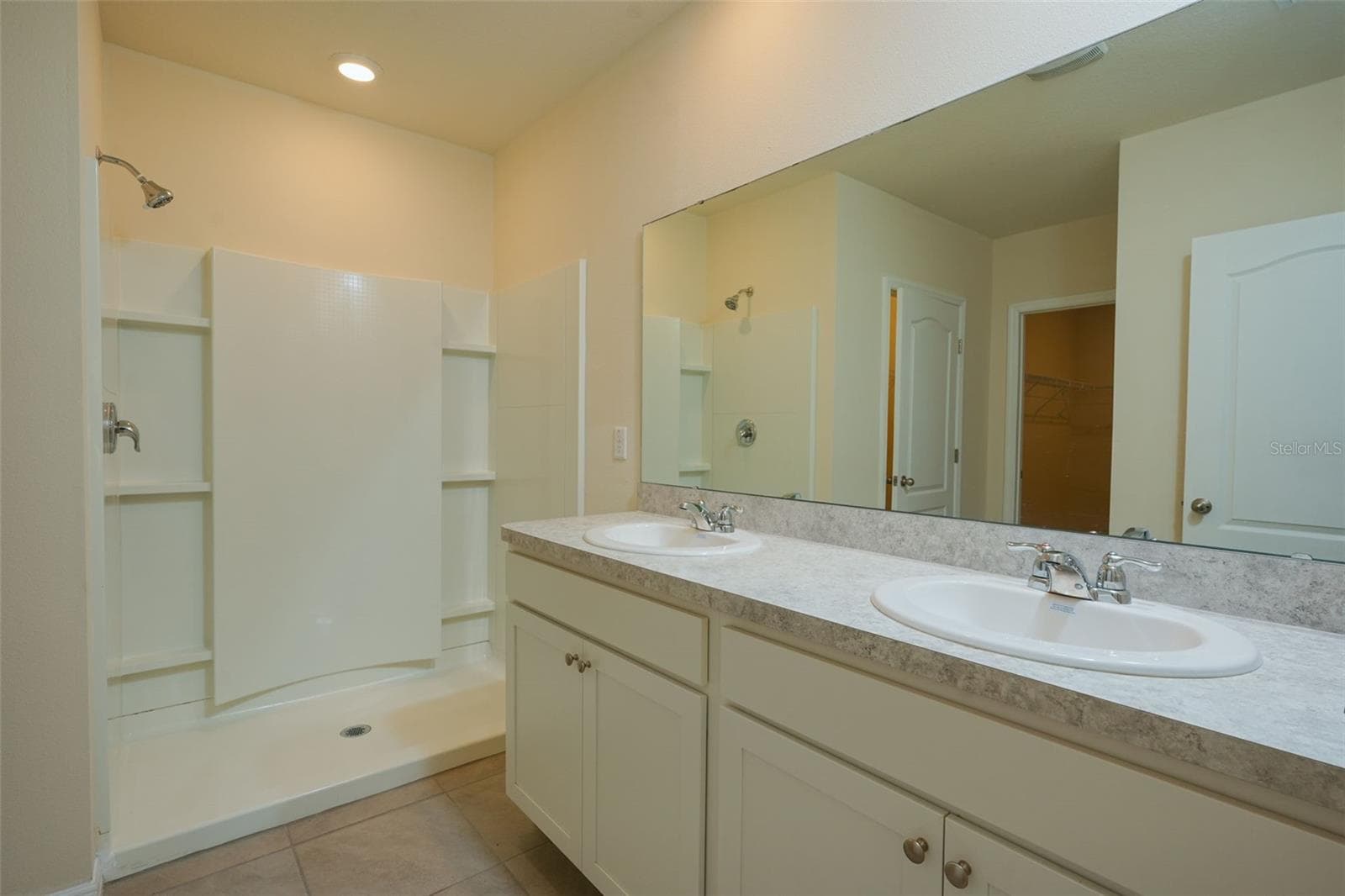 Single Family Residence at 660 COTULLA DR, KISSIMMEE, photo 6 of 25