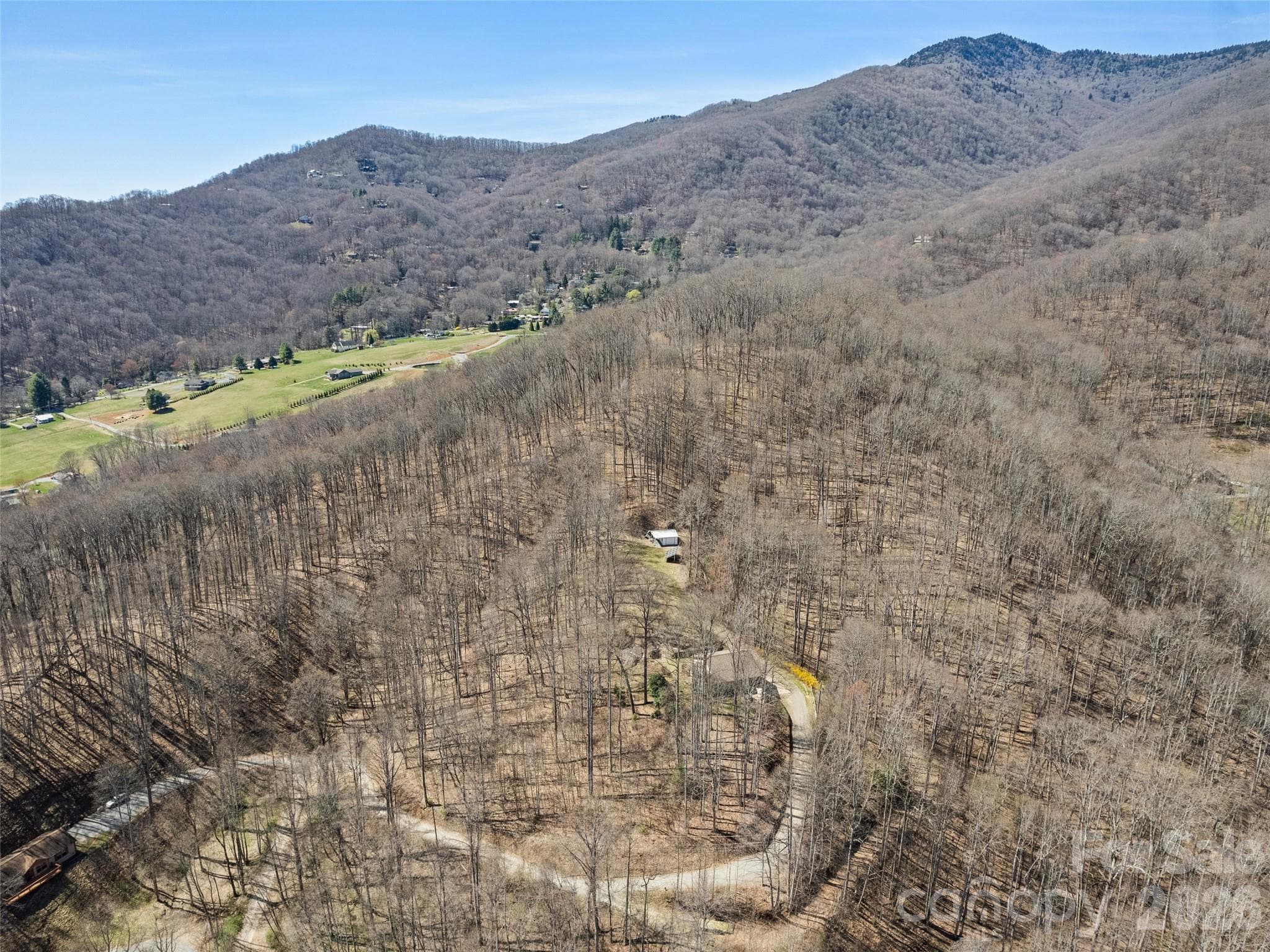 Single Family Residence at 401 Tipstill Cove, Waynesville, photo 5 of 40
