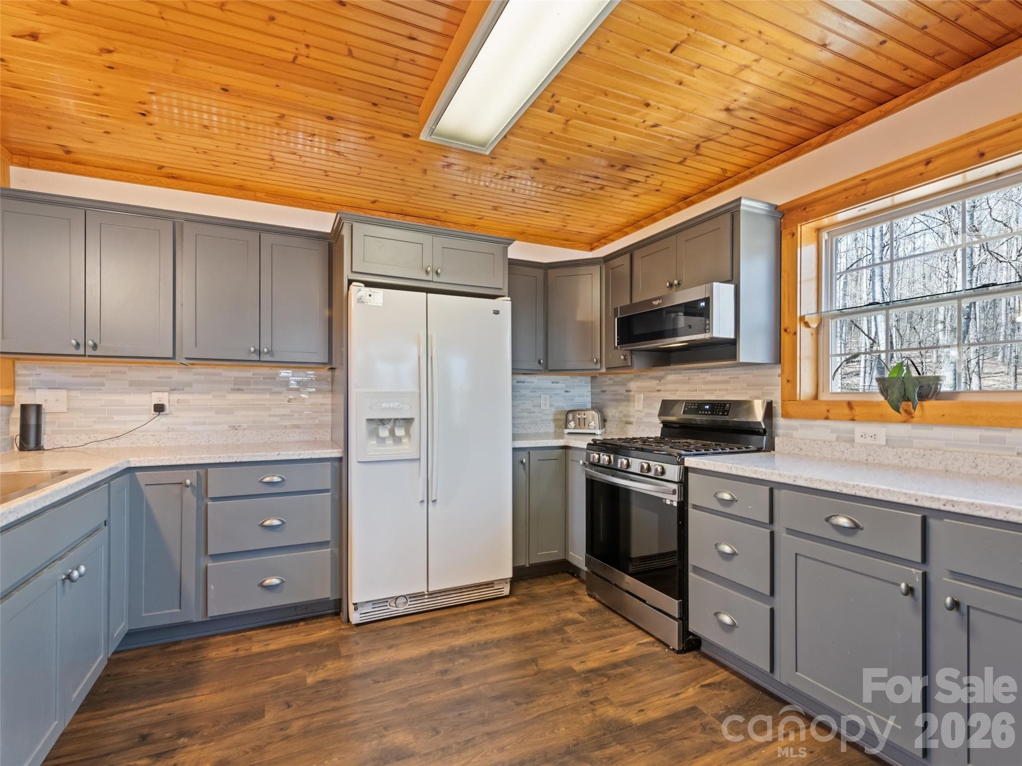 Kitchen and Dining Space - 401 Tipstill Cove, Waynesville