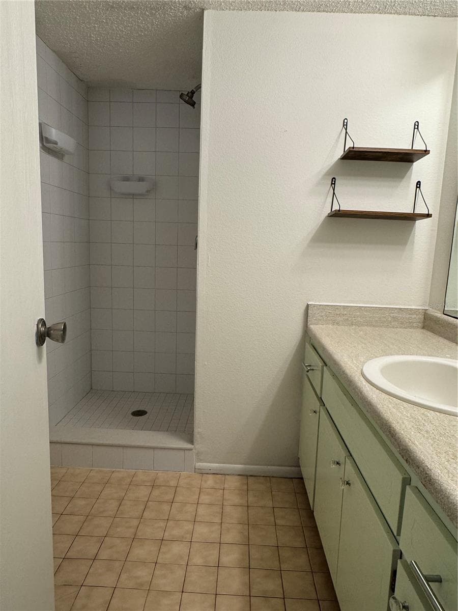 Condominium at 1126 KING ARTHUR CT #413, DUNEDIN, photo 5 of 13