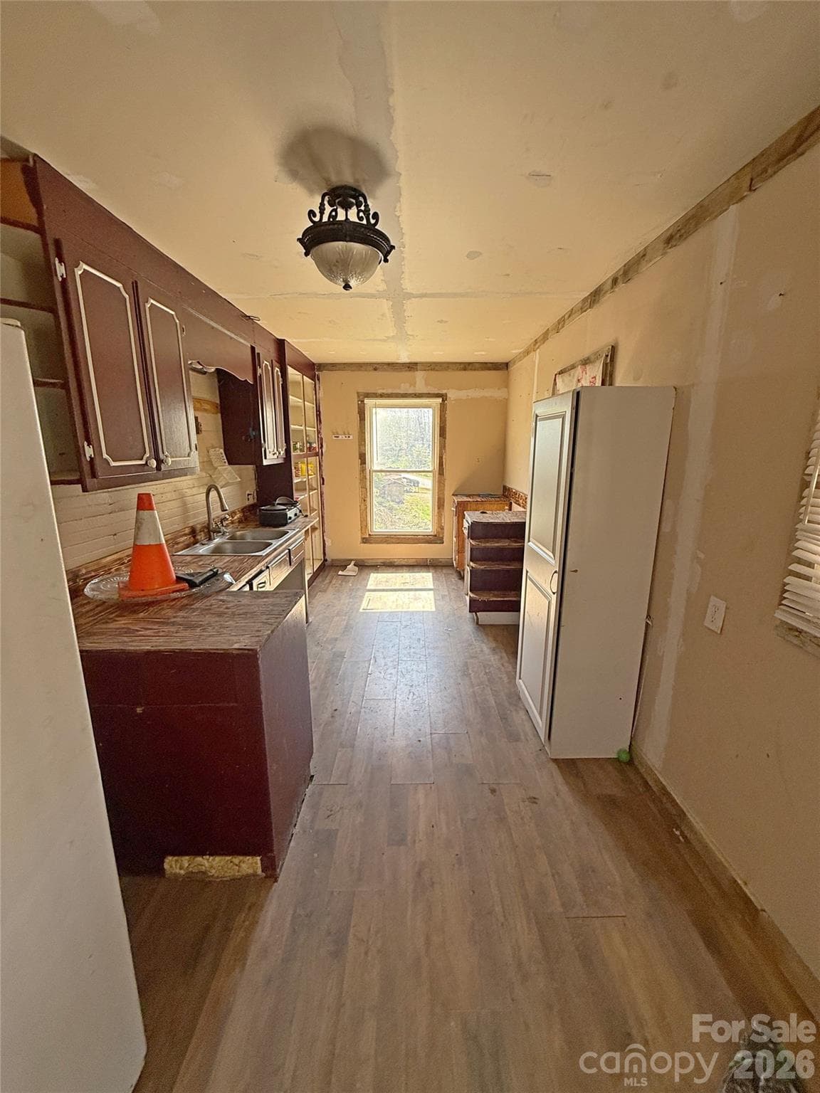 Single Family Residence at 100 Hickory Street, Rhodhiss, photo 4 of 27