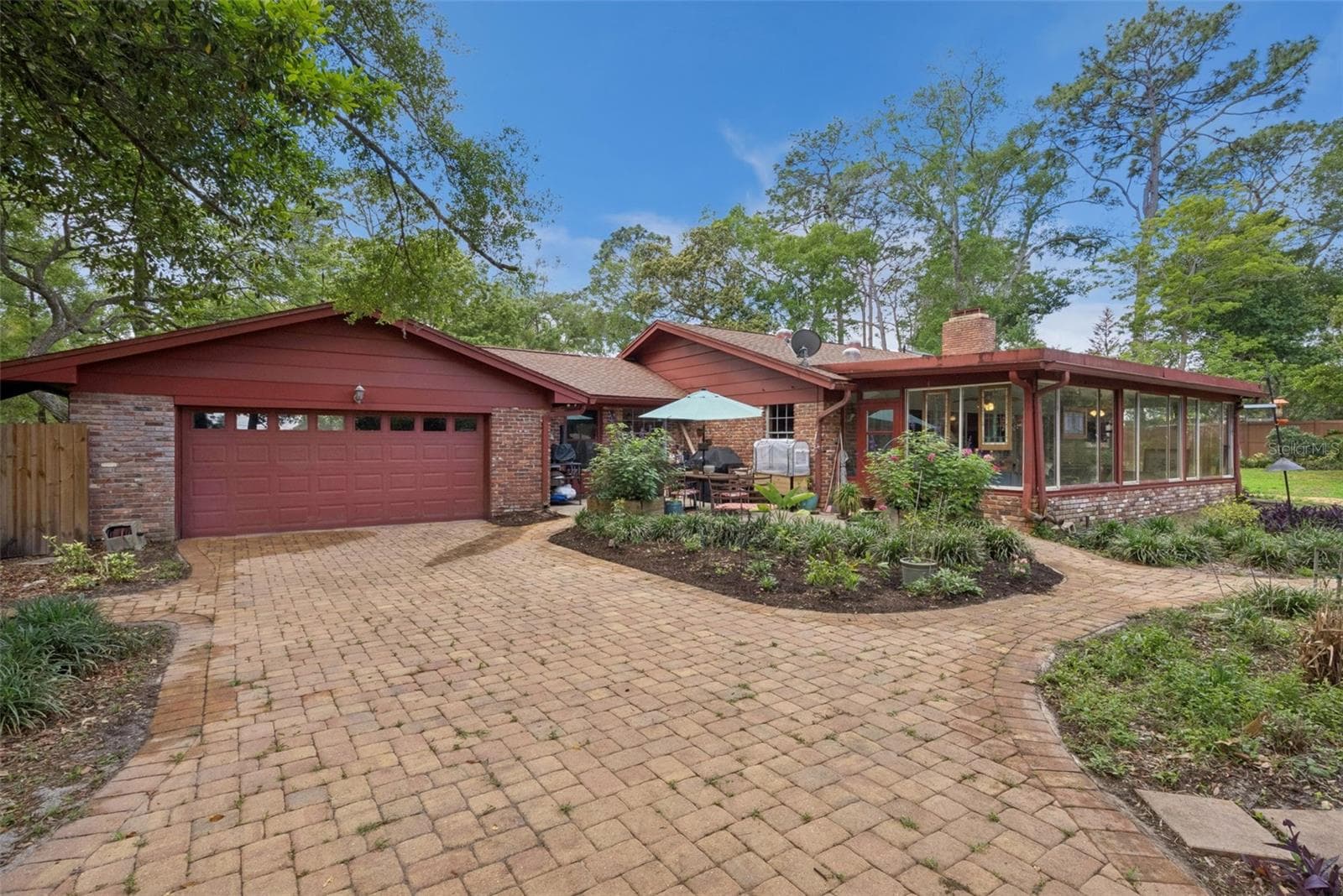 295 FRANCES CIR