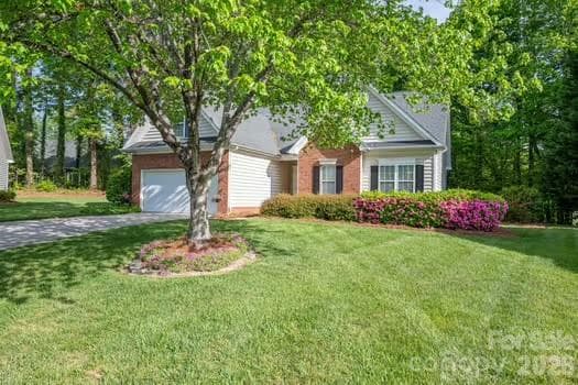 Single Family Residence at 1614 Iverness Court, Gastonia, photo 37 of 44