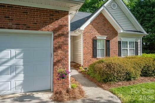 Single Family Residence at 1614 Iverness Court, Gastonia, photo 40 of 44