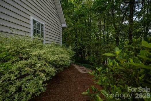 Single Family Residence at 1614 Iverness Court, Gastonia, photo 29 of 44