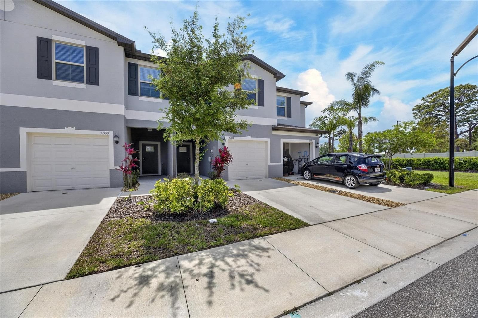 Townhouse at 5084 FORUM BLVD, HOLIDAY, photo 3 of 61