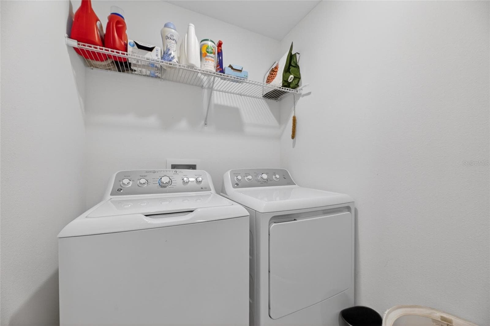 Upstairs Laundry - 5084 FORUM BLVD, HOLIDAY