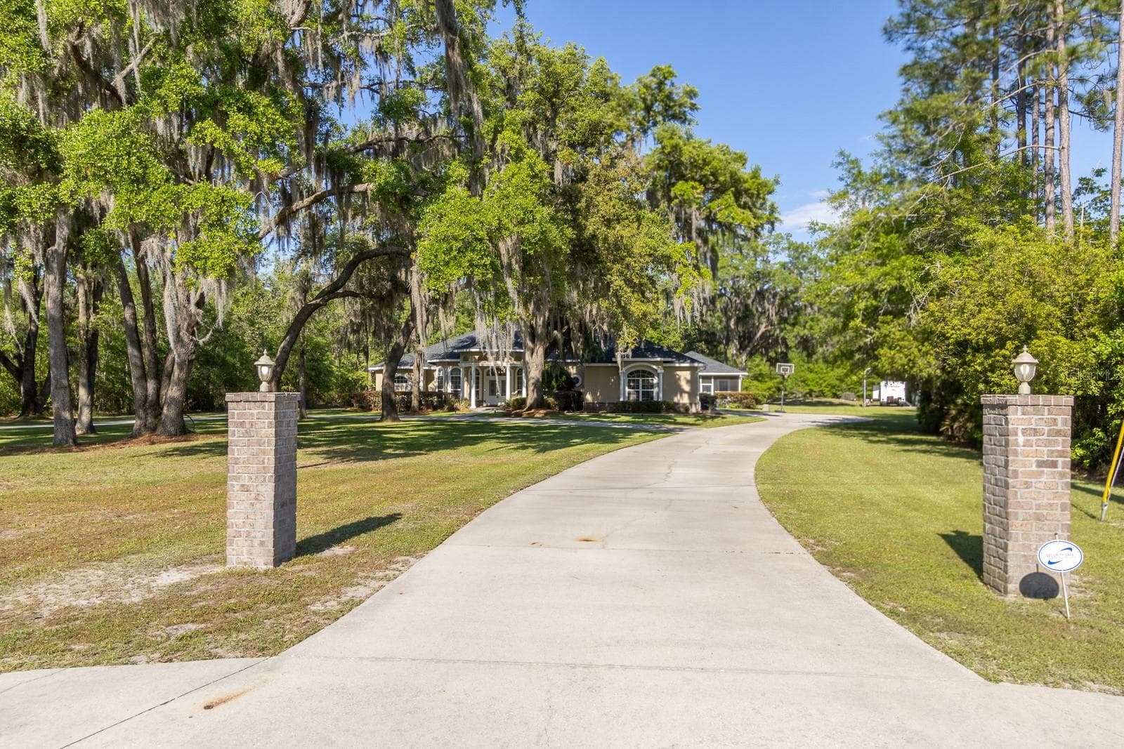 Single Family Residence at 163 NW AMBER CT, LAKE CITY, photo 4 of 80