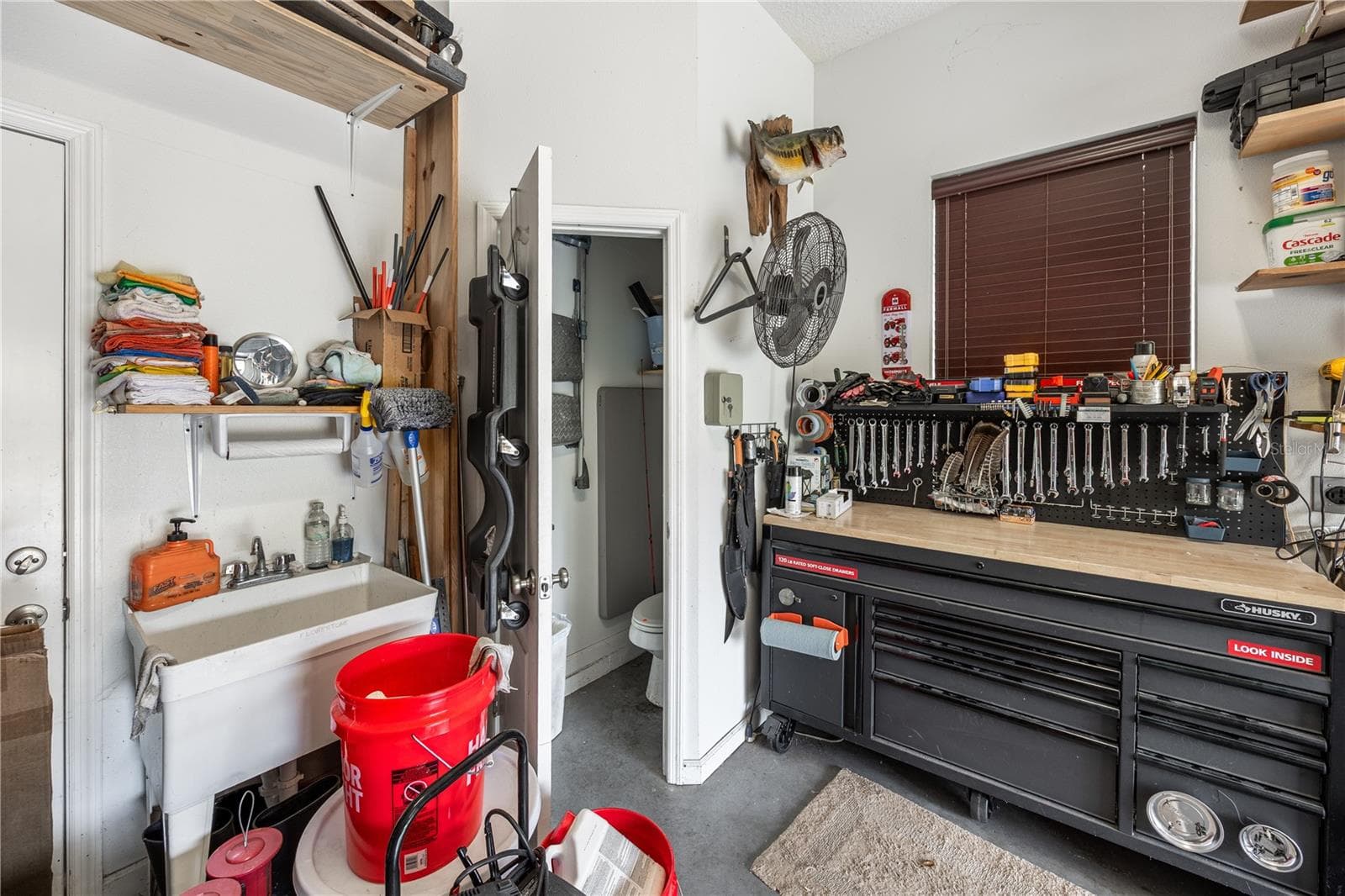 Apartment Garage/workshop with 1/2 bath - 163 NW AMBER CT, LAKE CITY
