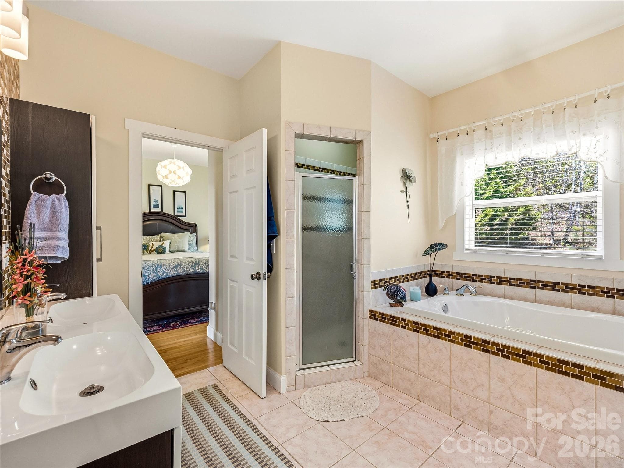 Single Family Residence at 24 Sunnie Rae Lane, Candler, photo 18 of 46