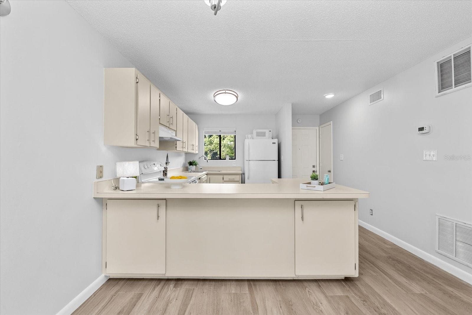 Condominium at 6033 34TH ST W #28, BRADENTON, photo 4 of 33