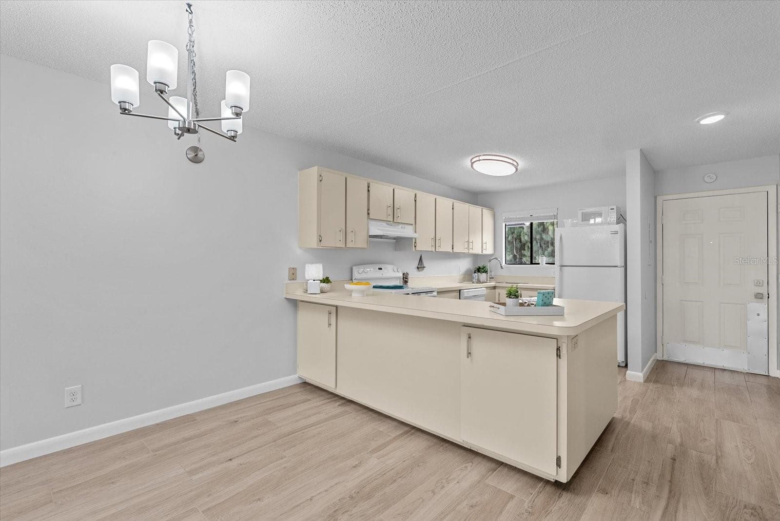 Condominium at 6033 34TH ST W #28, BRADENTON, photo 10 of 33