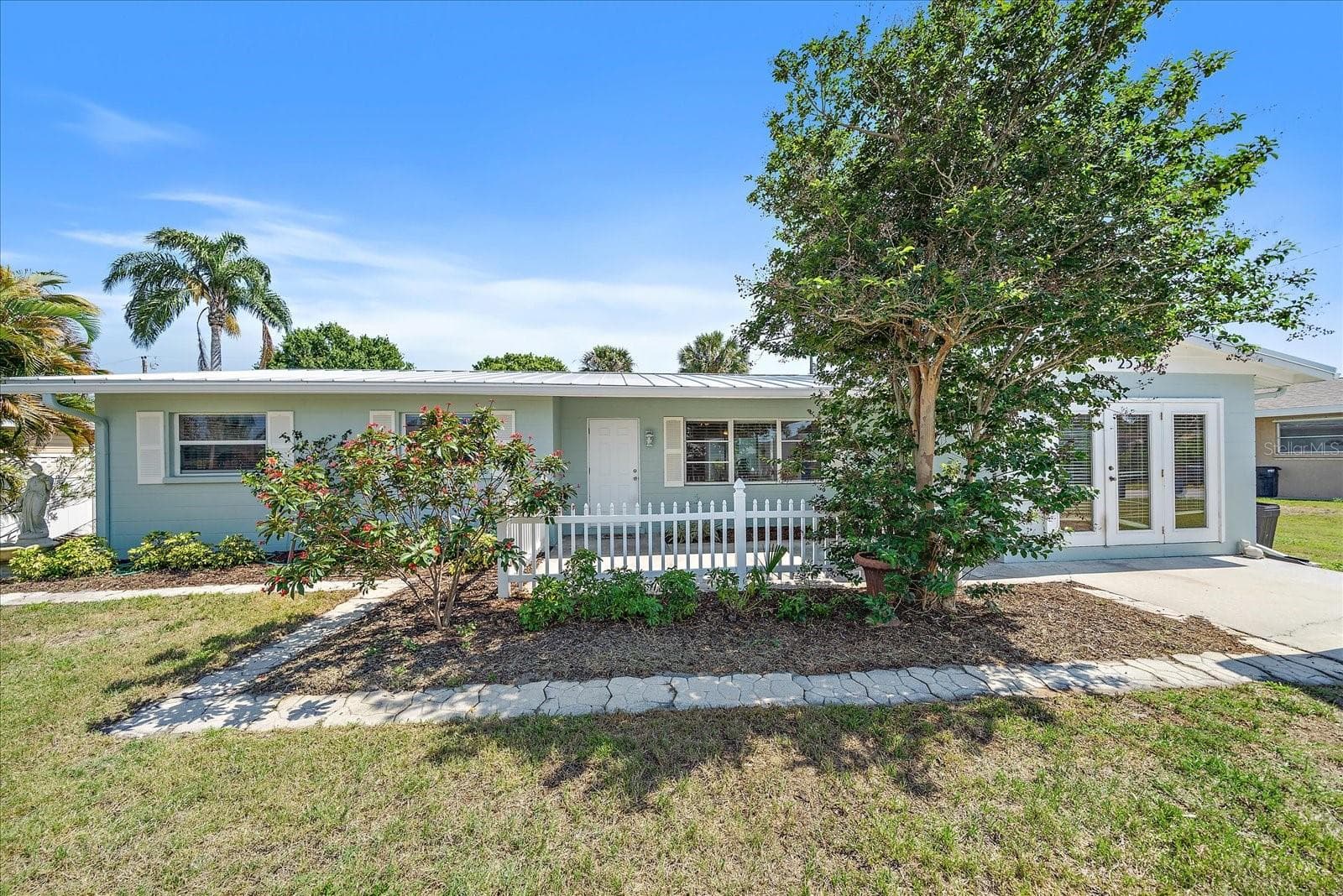 Single Family Residence at 2534 WANETA DR, SARASOTA, photo 23 of 28