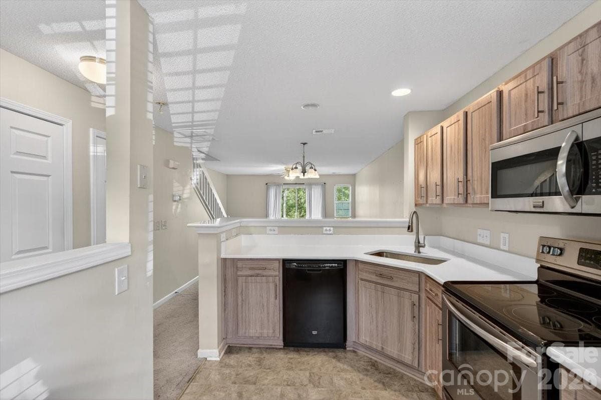 Townhouse at Charlotte, photo 14 of 39