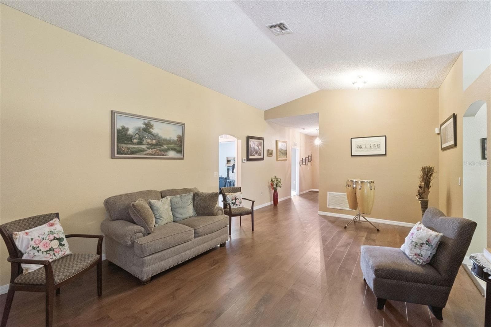 Single Family Residence at 1504 FORT MEADE PL, KISSIMMEE, photo 2 of 19