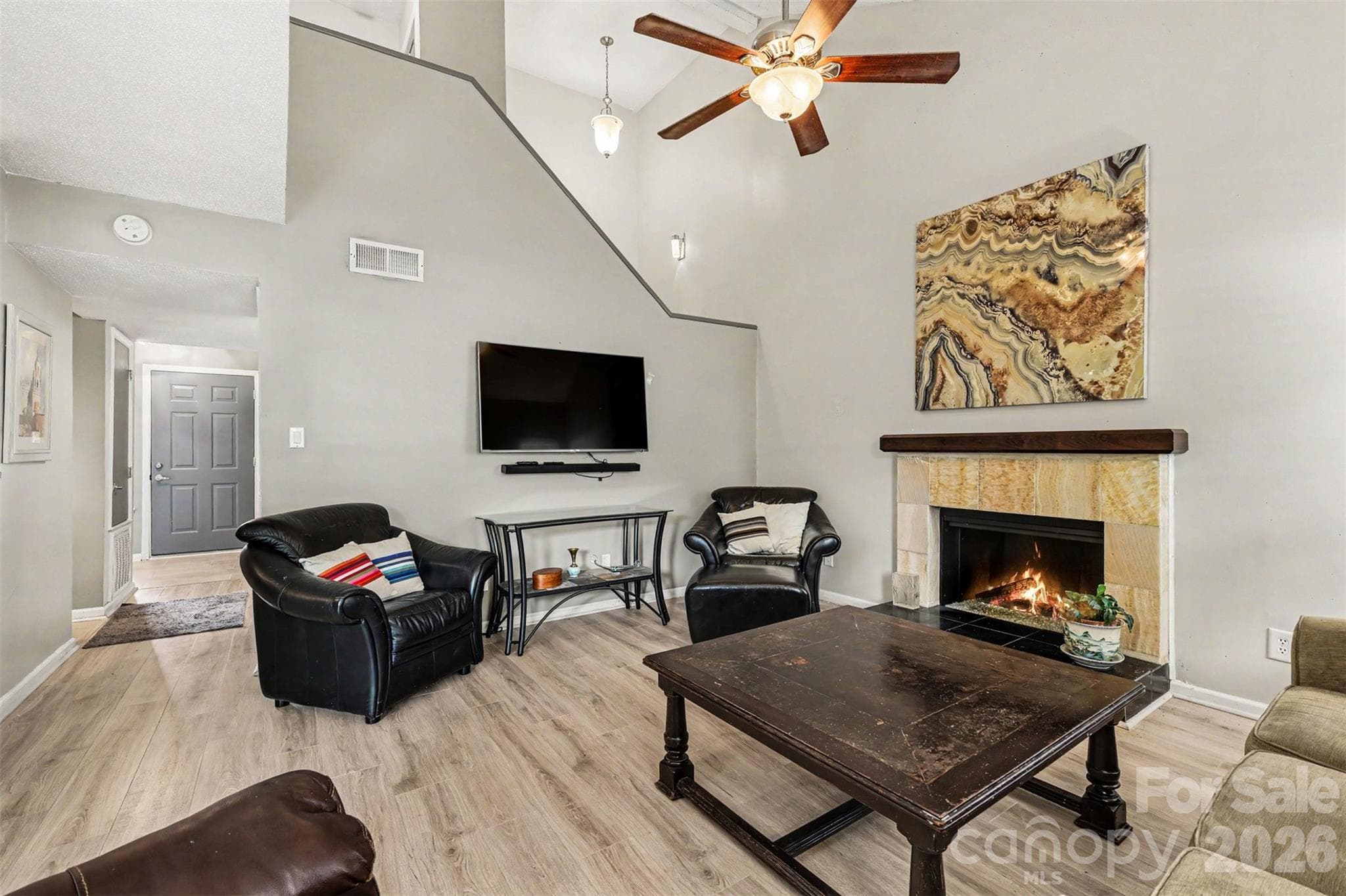 Condominium at Carmel Chace, Charlotte, photo 6 of 28