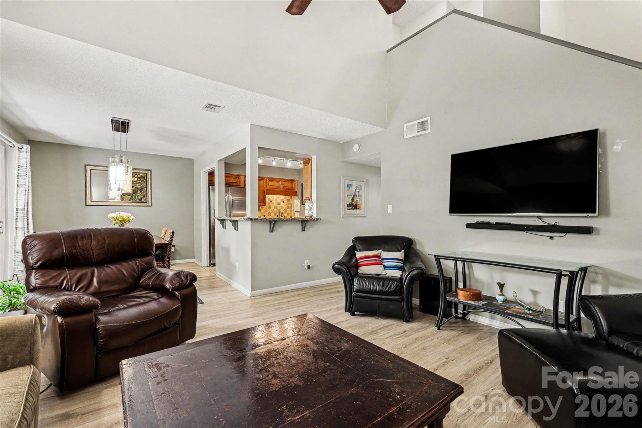 Condominium at Carmel Chace, Charlotte, photo 8 of 28