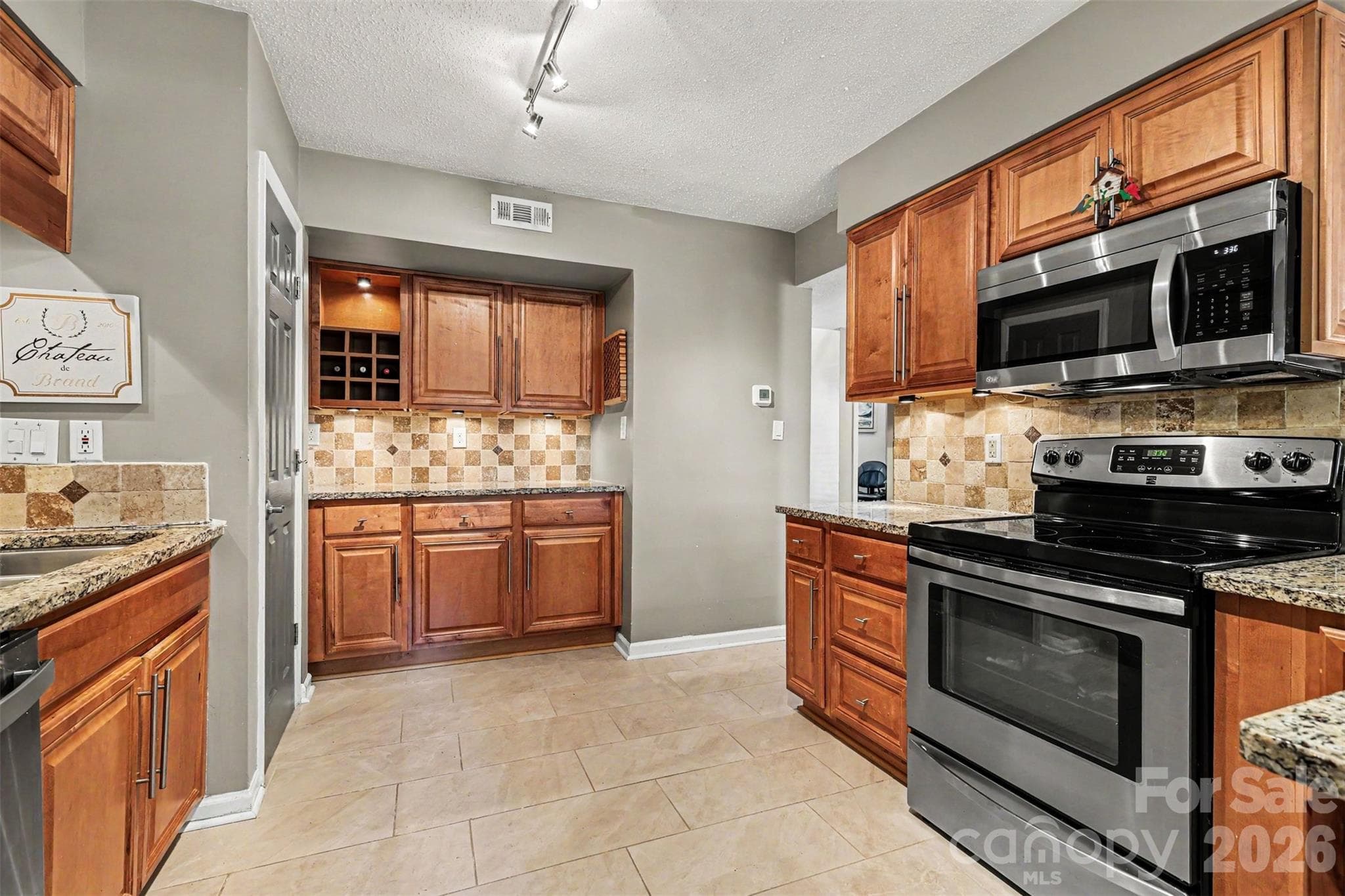 Condominium at Carmel Chace, Charlotte, photo 11 of 28