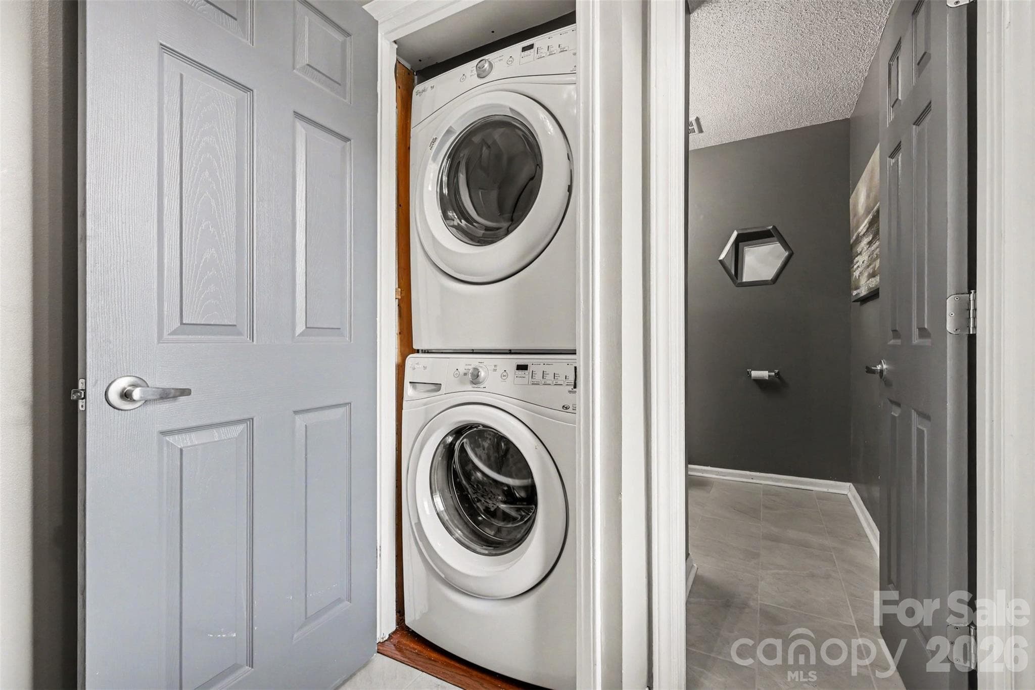 Condominium at Carmel Chace, Charlotte, photo 23 of 28