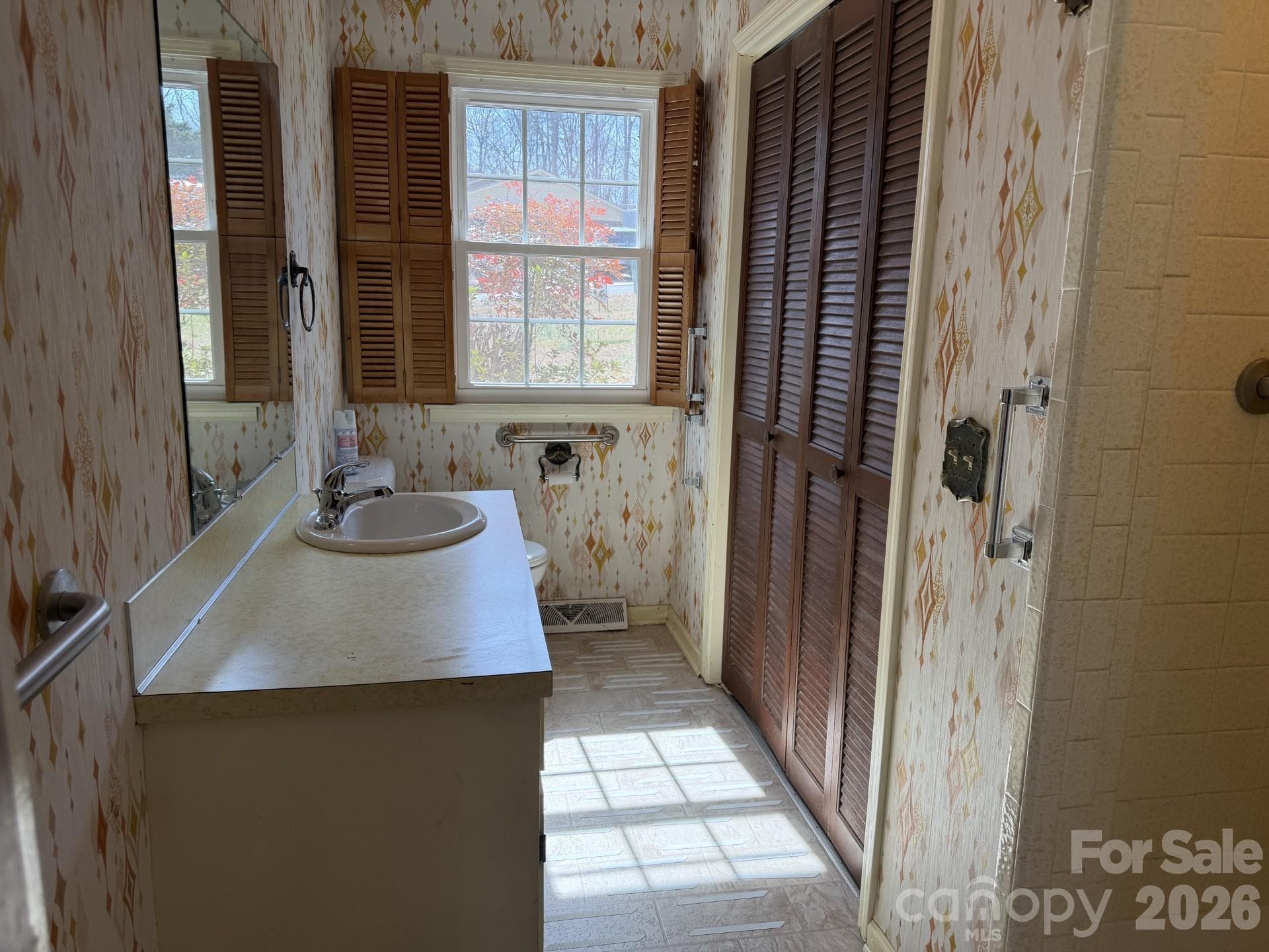 Single Family Residence at Albemarle, photo 13 of 15