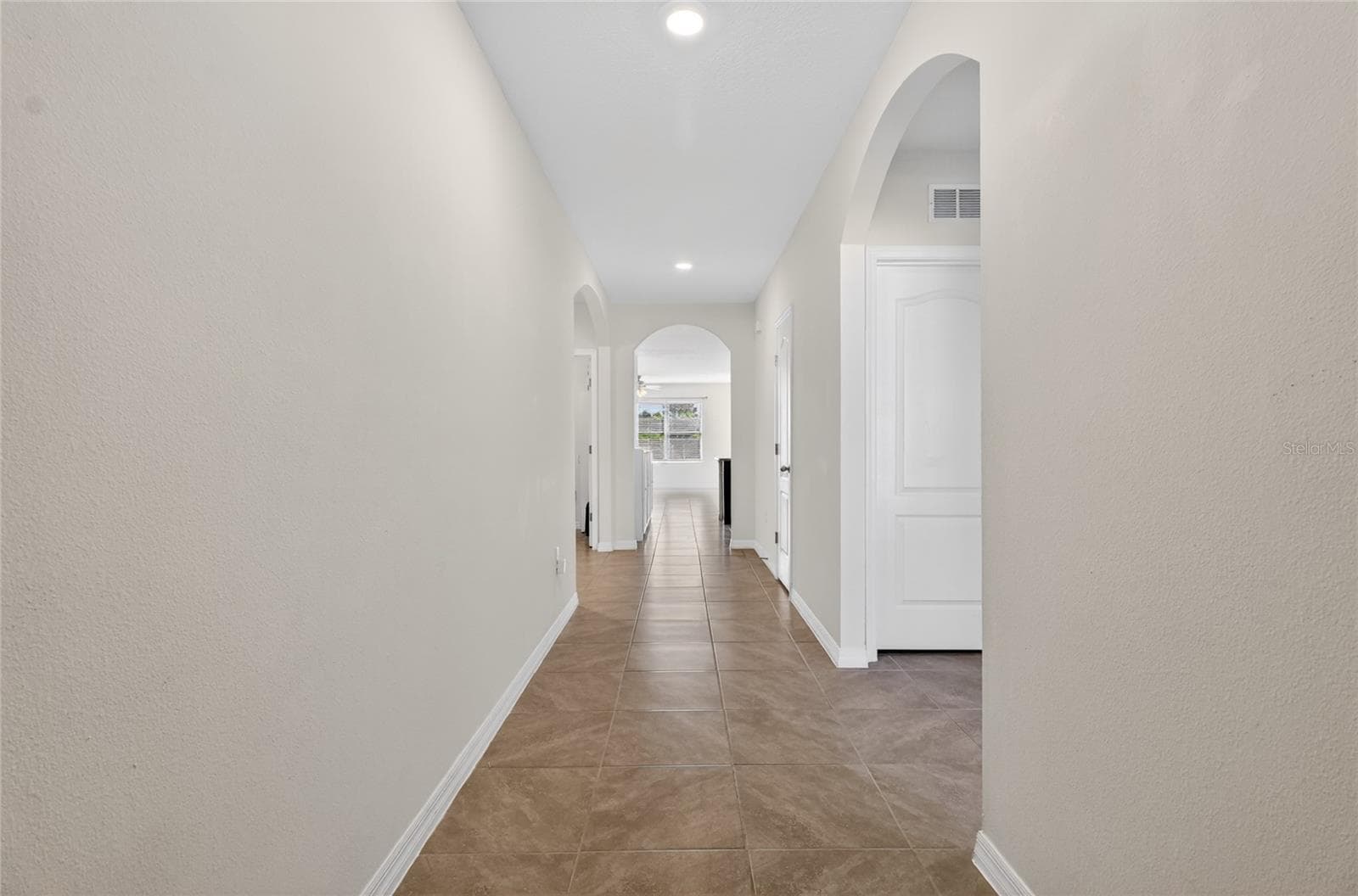 Single Family Residence at 2658 GRANDBURY GROVE RD, LAKELAND, photo 4 of 34