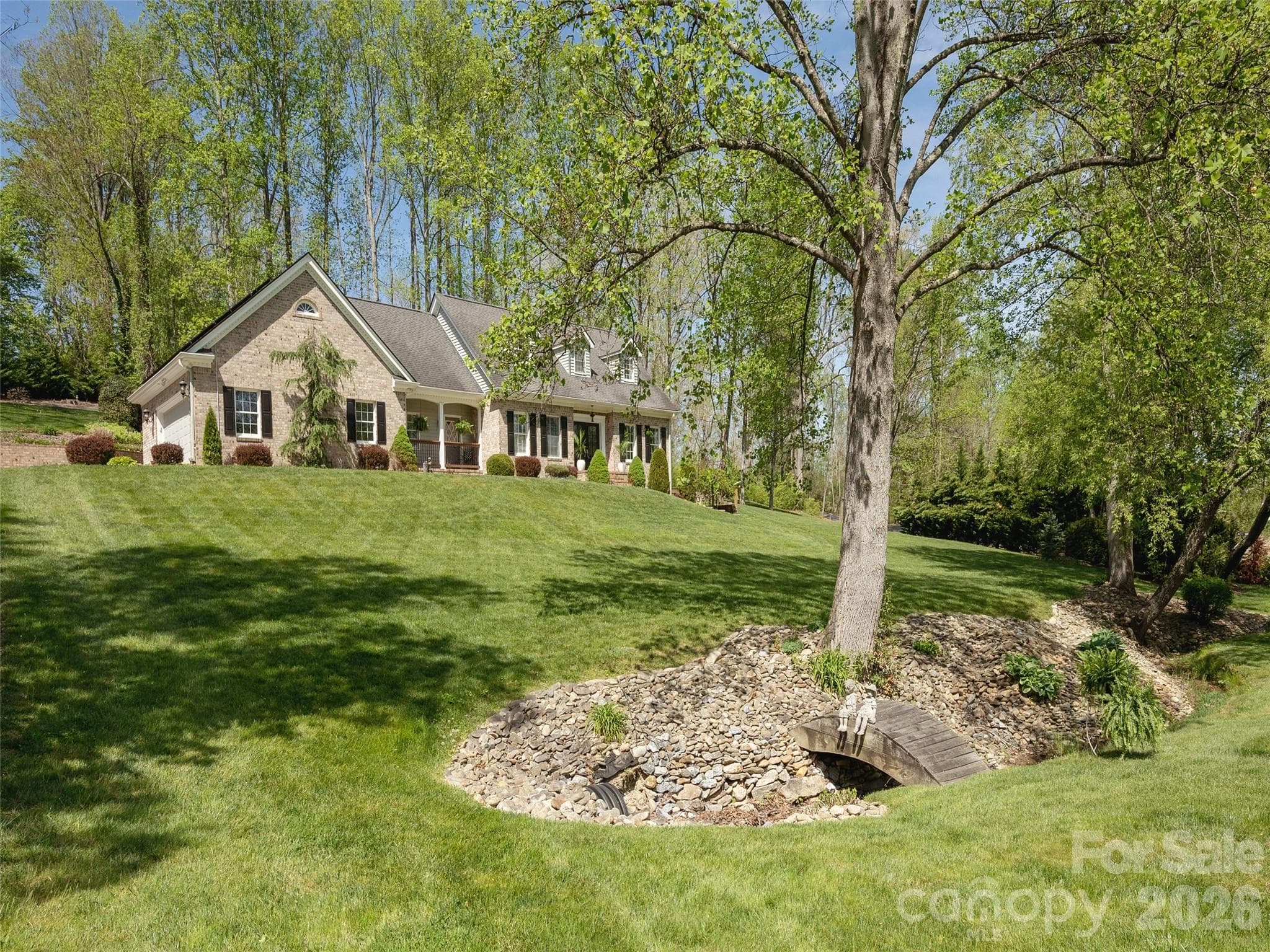 Single Family Residence at Hendersonville, photo 4 of 48