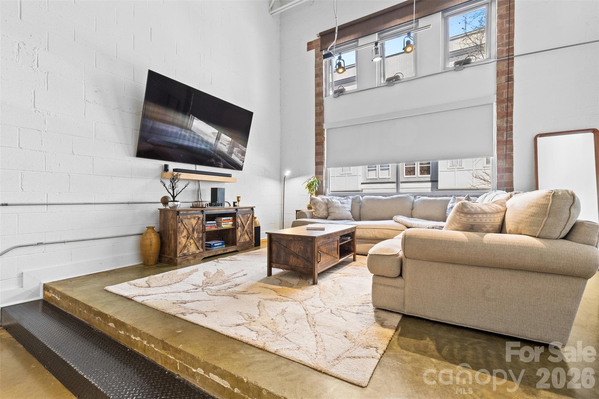 Condominium at Charlotte, photo 4 of 27