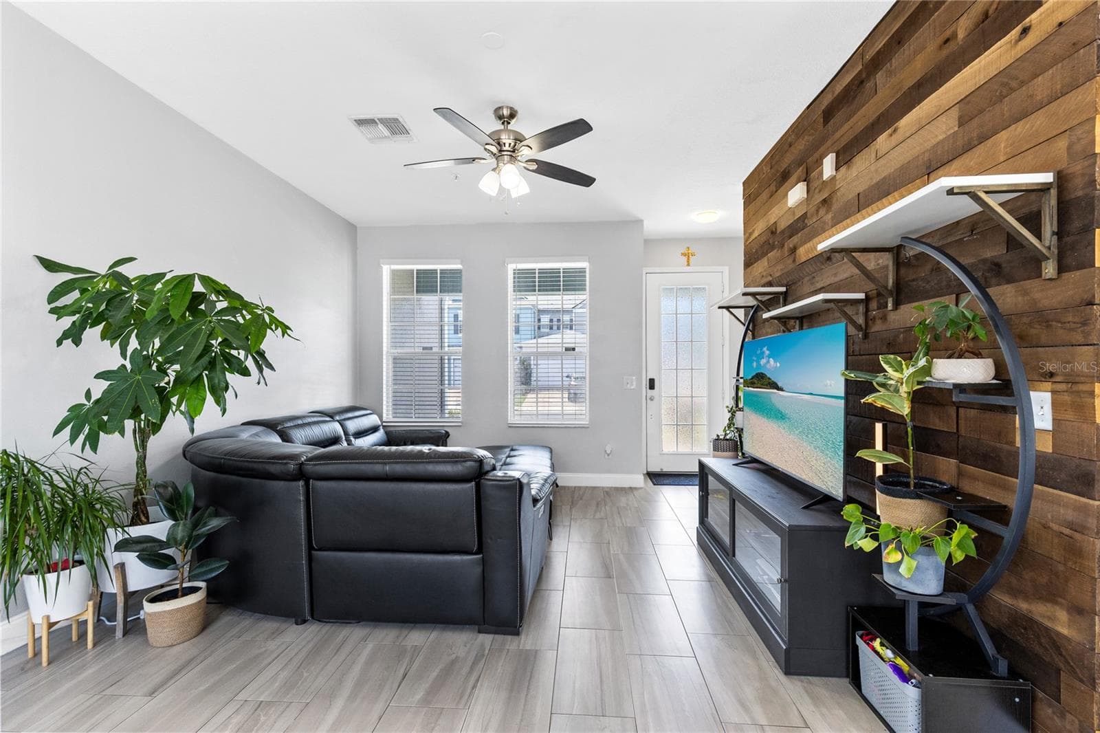 Townhouse at 6187 CHAPLEDALE DR, ORLANDO, photo 2 of 29