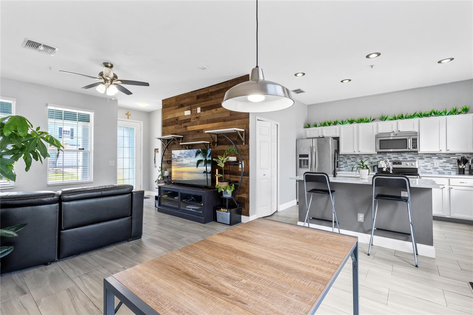 Townhouse at 6187 CHAPLEDALE DR, ORLANDO, photo 4 of 29