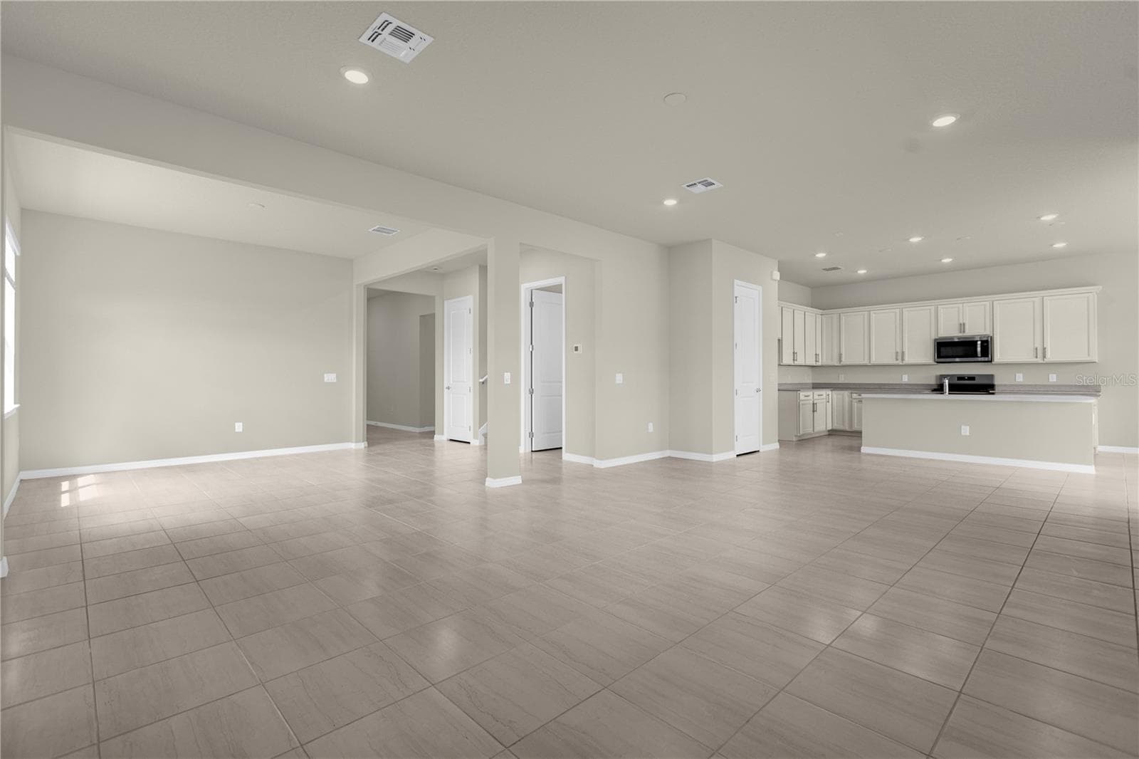 Family Room - Kitchen Combo - 10411 PARK ESTATES AVENUE, ORLANDO