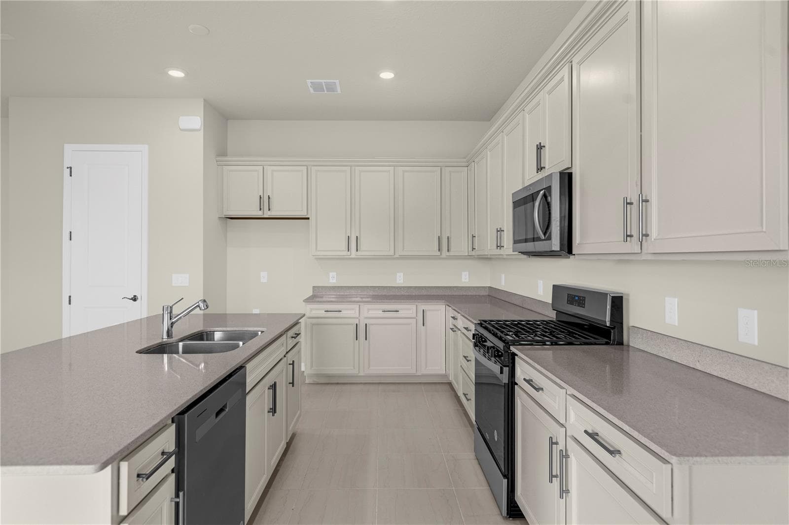 Single Family Residence at 10411 PARK ESTATES AVENUE, ORLANDO, photo 16 of 48