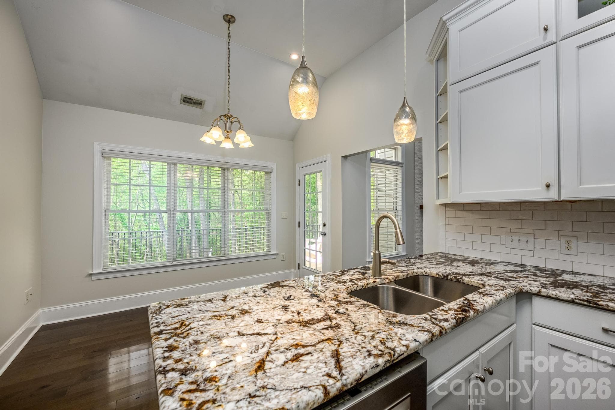 Kitchen w/Granite Counters - Denver