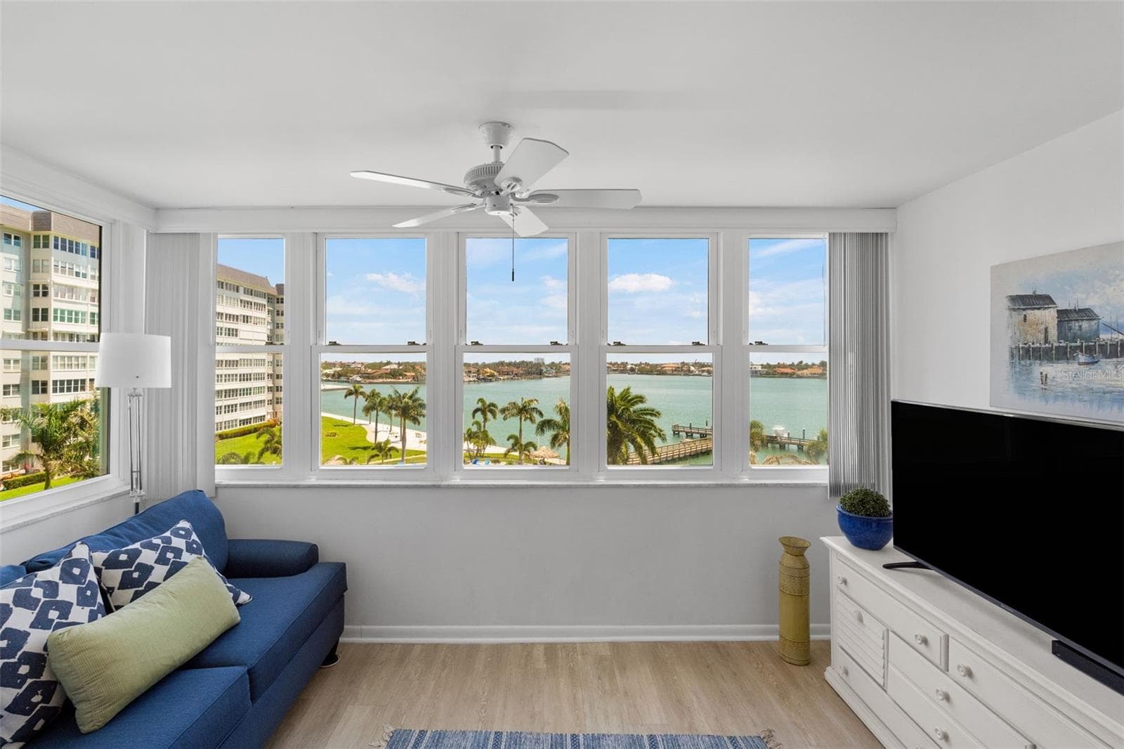 Bonus Room with Great View! - 5130 BRITTANY DR S #505, ST PETERSBURG