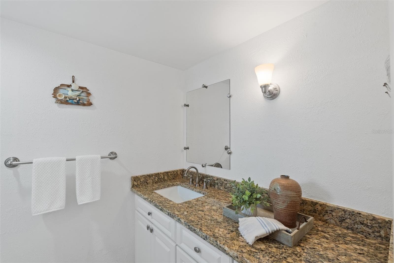 Guest Bath - 5130 BRITTANY DR S #505, ST PETERSBURG