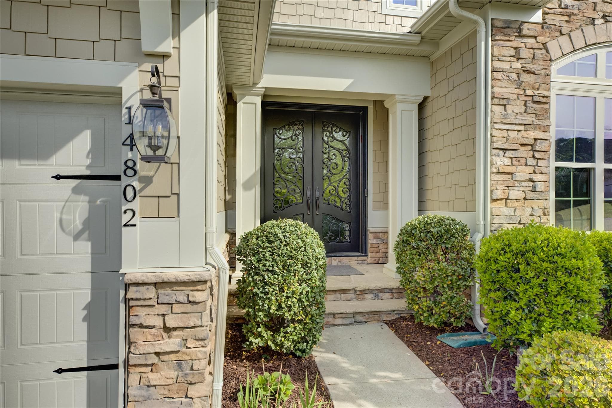 Single Family Residence at 14802 Creeks Edge Drive, Charlotte, photo 4 of 54