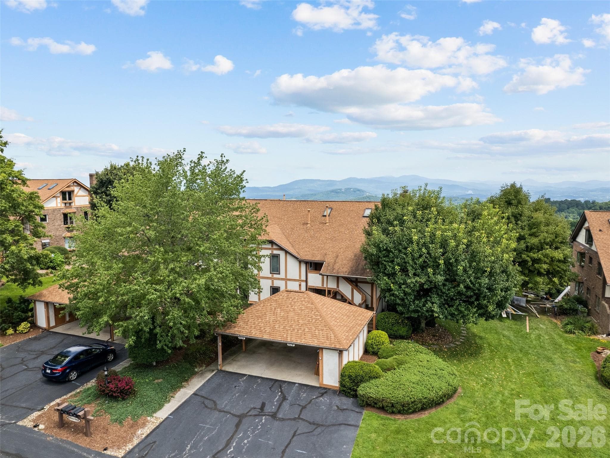 Condominium at Hendersonville, photo 3 of 47