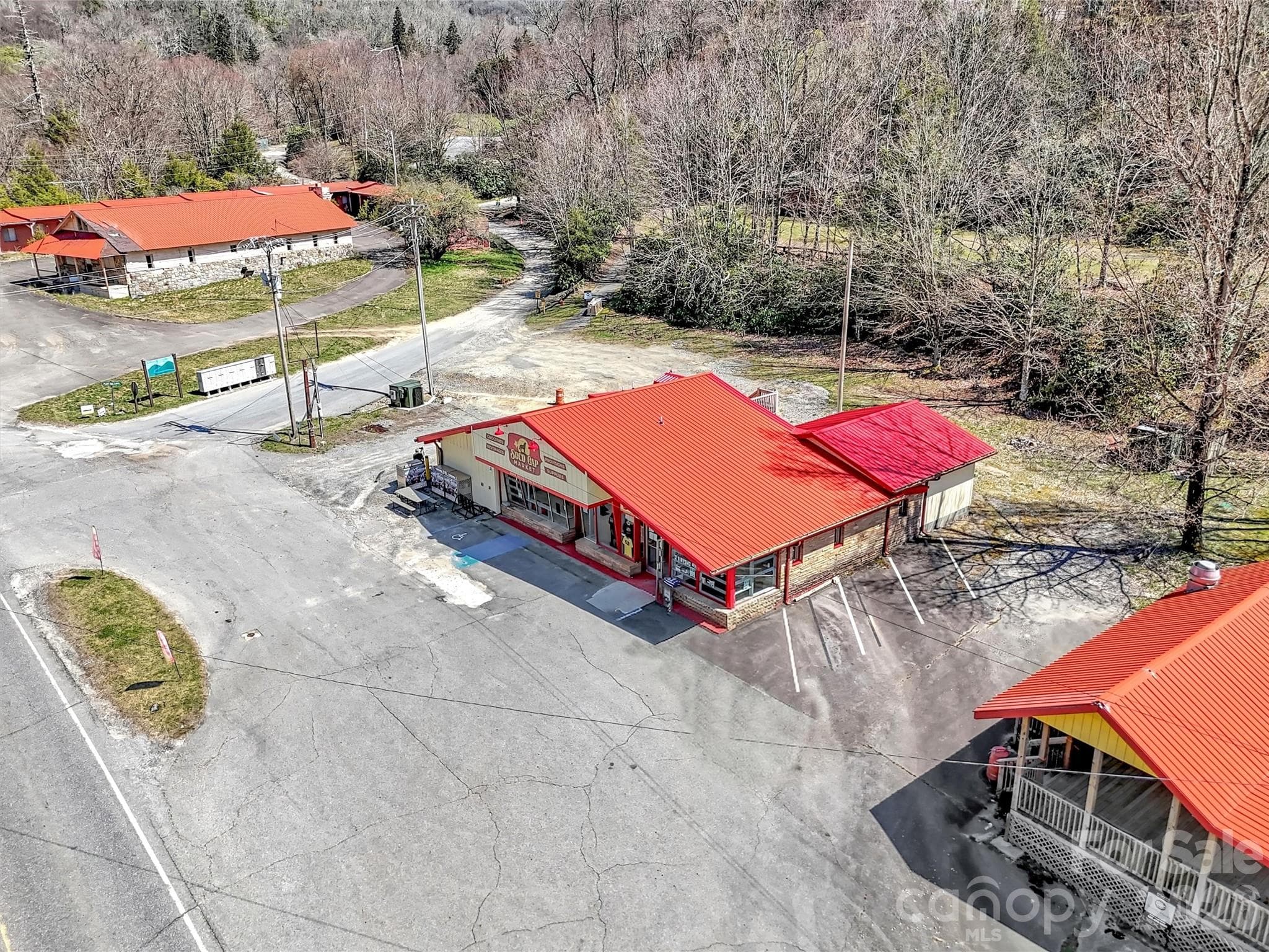 Convenience Store at Maggie Valley, photo 2 of 39