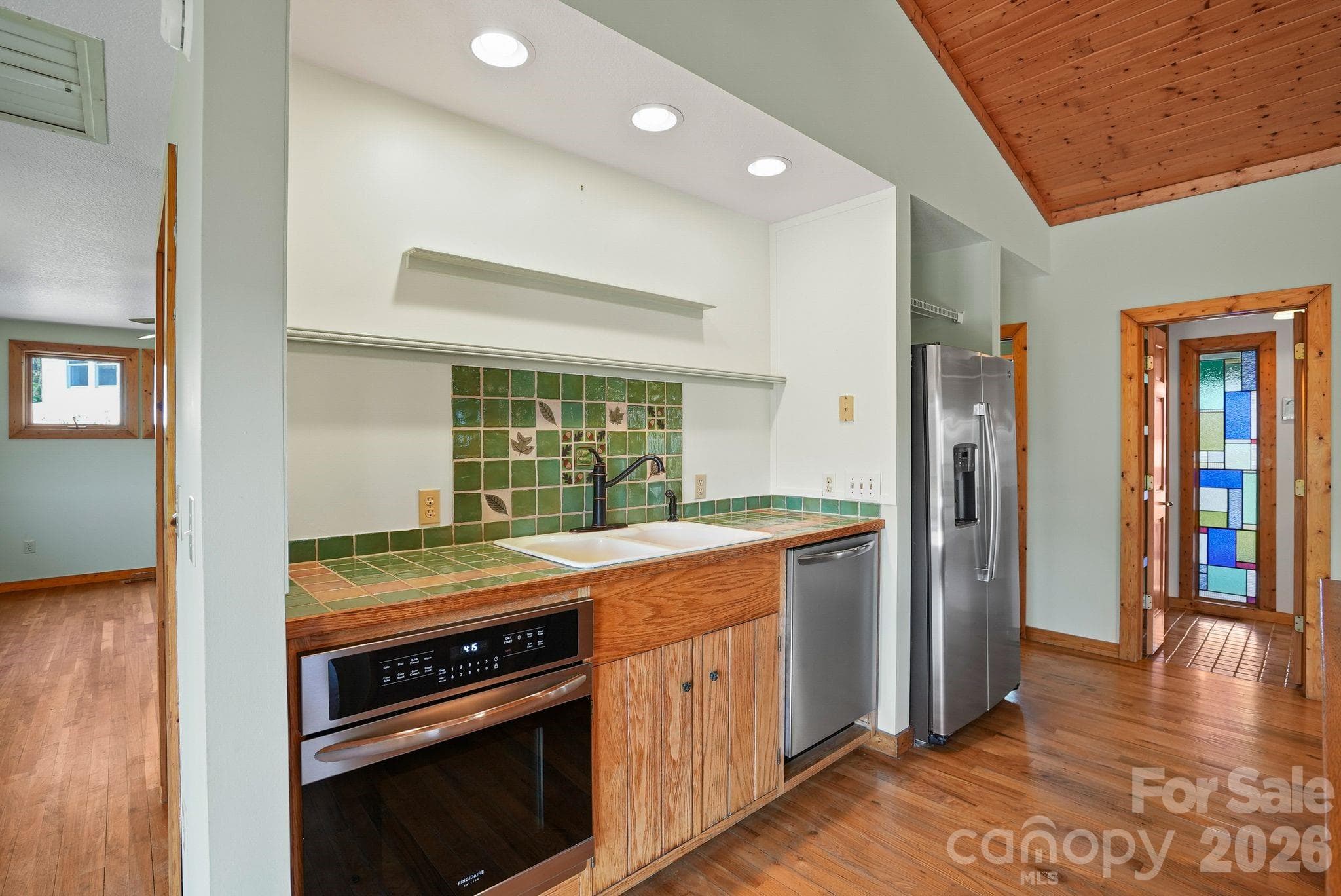 Single Family Residence at 310 Burr Ridge, Marshall, photo 6 of 48